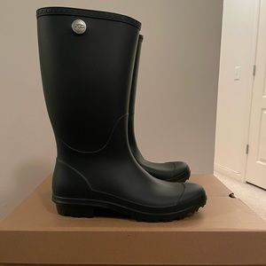 UGG Matte Rainboots Size 11